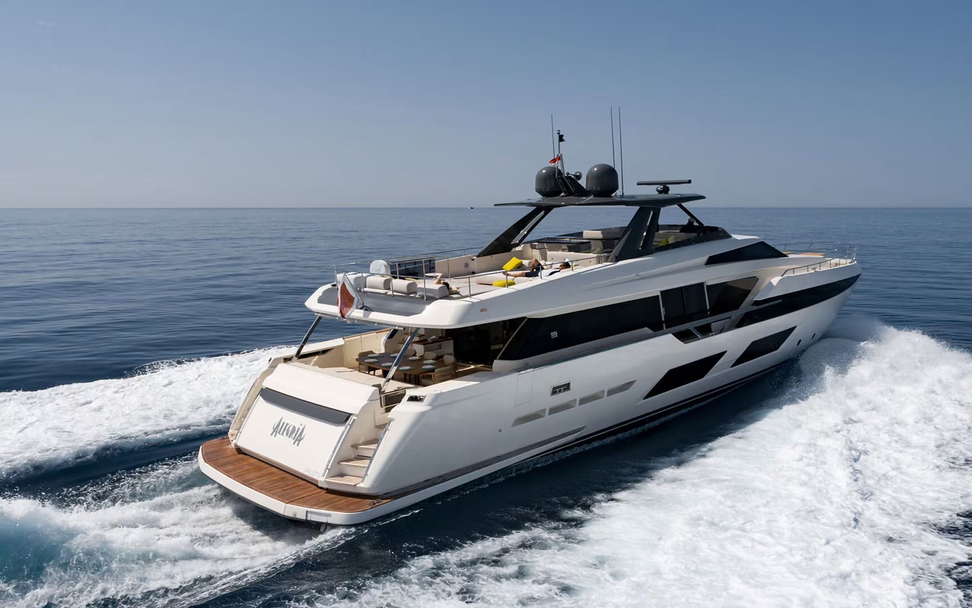 Ferretti 920