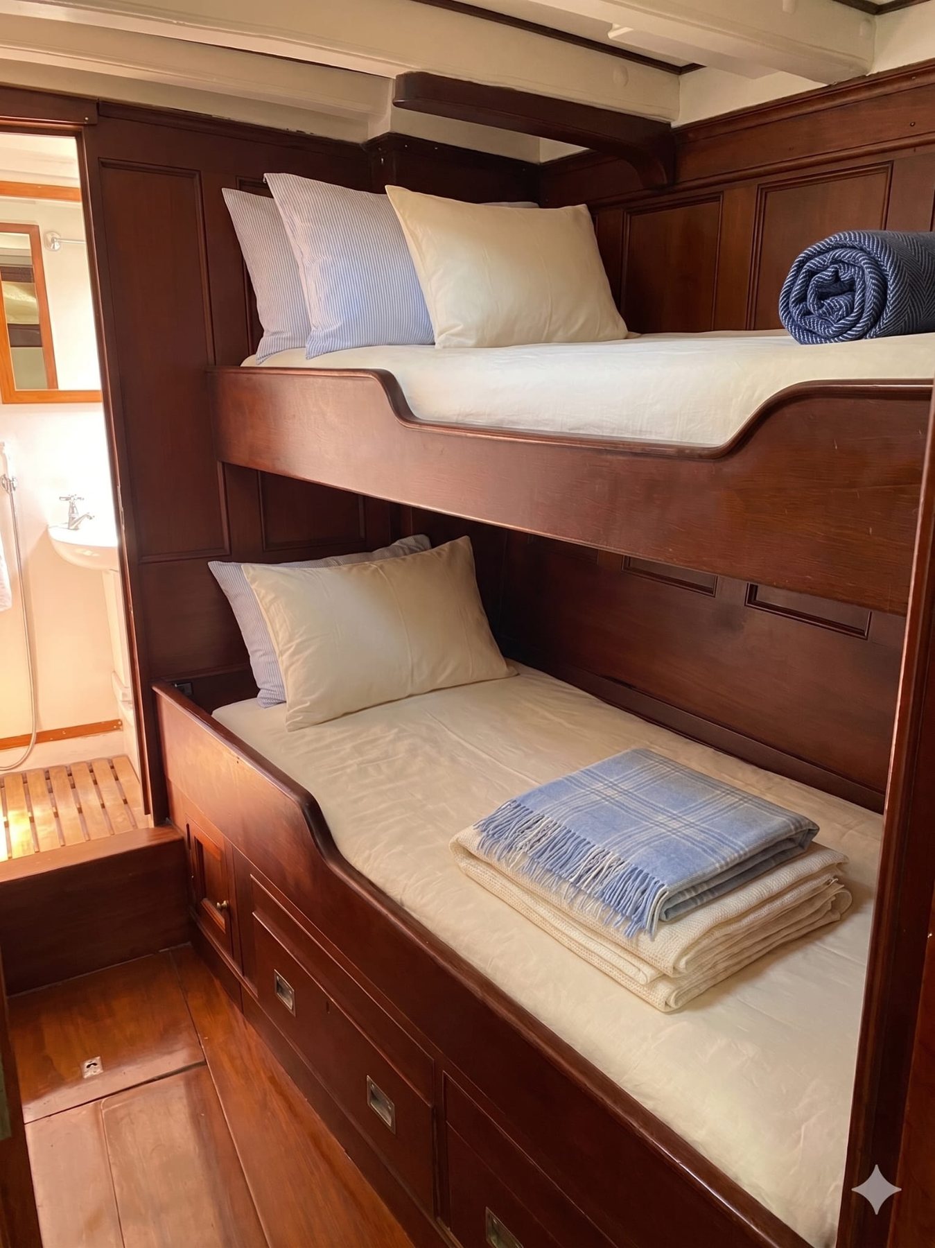 Milena bunk cabin